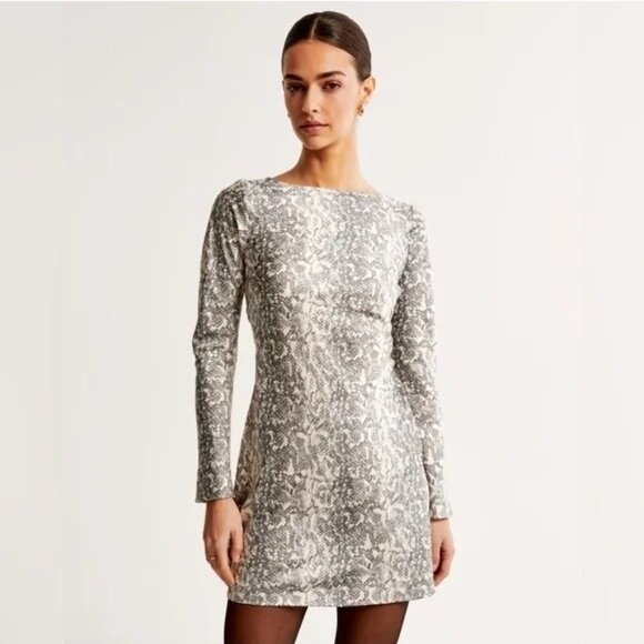 NWT Abercrombie & Fitch Silver Sequin Long Sleeve Mini Dress XL - Picture 1 of 12